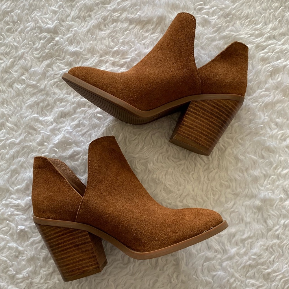 STEVE MADDEN | HEELED BOOTIE (Cognac)
